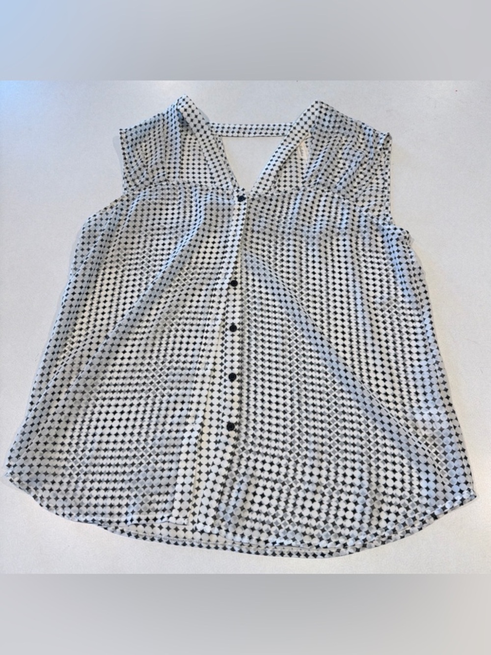 Bellatrix Black & White Geometric Sleeveless Button-Front Top